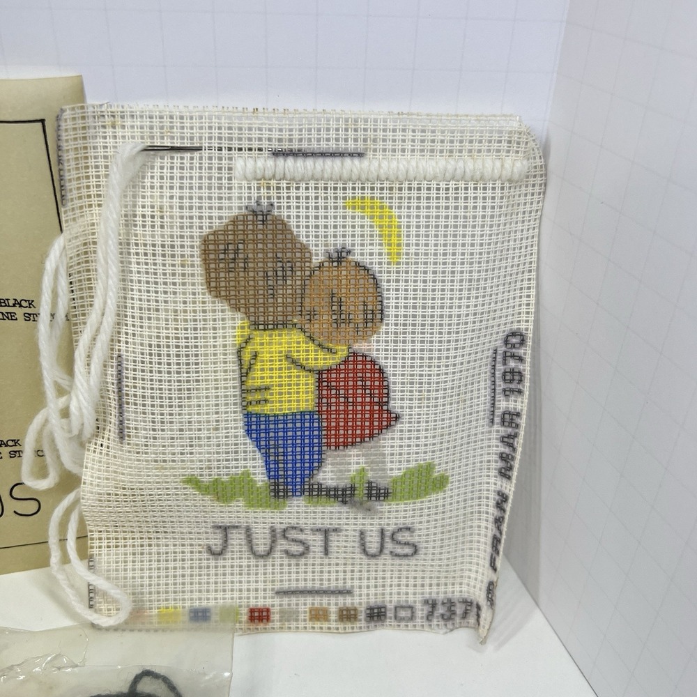Vintage 1970 Moppets Just Us Needlepoint Kit USA Couple Sweet Loving - Picture 6 of 6